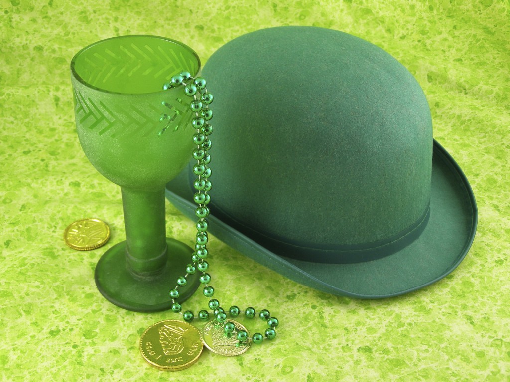 Sparkly green chalice with bowler hat and gold coins